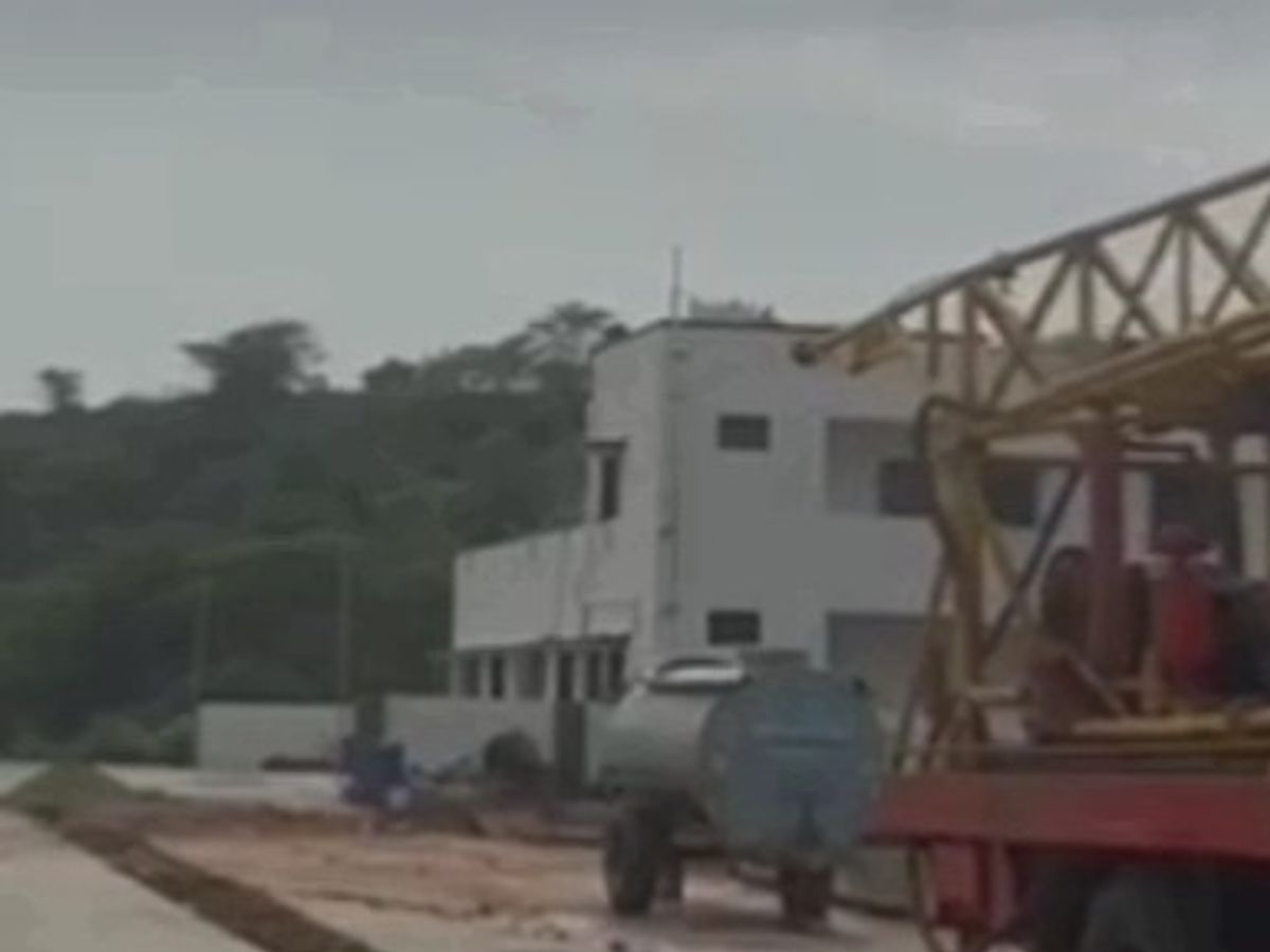 Gunman attacked at Vijapur check dam | વિજાપુર ચેકડેમ પર ગનમેન પર હુમલો: ગામના  શખ્સે ધમકી આપી ઓફિસમાં તોડફોડ કરી, 30 હજારનું નુકસાન - Mehsana News | Divya  Bhaskar