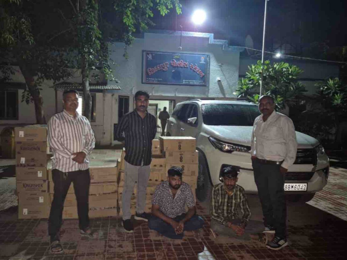 Fortuner loaded with liquor caught in Siddhpur | સિધ્ધપુરમાં દારૂ ભરેલી  ફોર્ચ્યુનર ઝડપાઇ: કારની બનાવટી નંબર પ્લેટ સાથે 22.37 લાખનો મુદ્દામાલ જપ્ત, બે  આરોપી પકડાયા ...