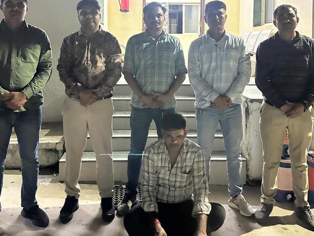 Mehsana SOG team from Unjha arrested a man with poshdoda powder | 780 ગ્રામ પોષડોડા સાથે રાજસ્થાની શખ્સ ઝડપાયો: મહેસાણા SOGનો મકતુપુર ગામની સીમમાં આવેલી બાબા રામદેવ ...