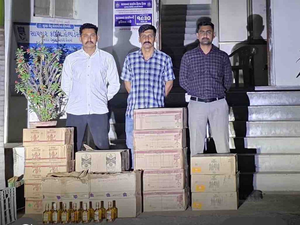 Liquor smuggling caught near Palanpur | પાલનપુર નજીક દારૂની હેરાફેરી ઝડપાઈ: કિયા  સોનેટમાંથી 2.79 લાખનો વિદેશી દારૂ જપ્ત, આરોપીઓ ફરાર - banaskantha (Palanpur)  News | Divya Bhaskar