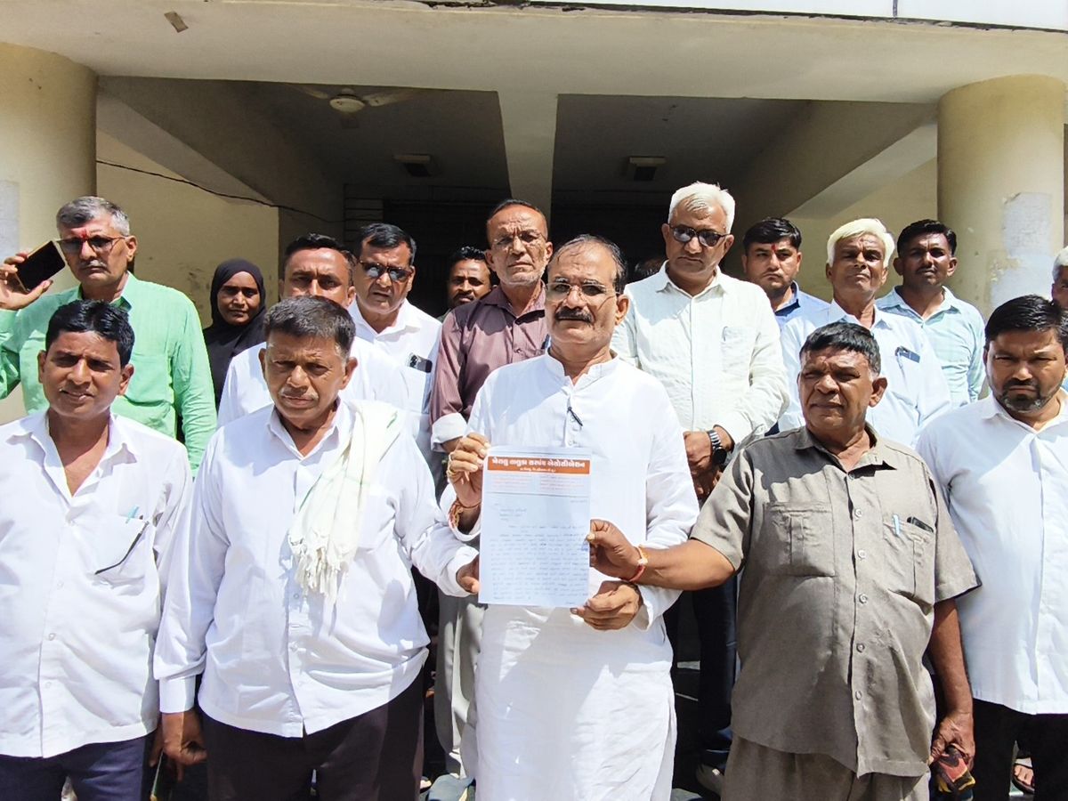 Kheralu Sarpanch Protest Lokpal MNREGA Scam | મનરેગા કૌભાંડ તપાસમાં લોકપાલ  સામે સરપંચોનો વિરોધ: ખેરાલુના સરપંચોએ લોકપાલની એકતરફી તપાસ અને અડચણો અંગે  ...