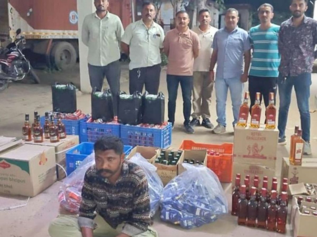 Taluka police seizes valuables worth Rs 6.53 lakh | ગેસ્ટહાઉસ પાછળ પાર્ક  કારમાંથી દારૂ મળ્યો: મહેસાણાના નુગર બાયપાસ પાસે પોલીસે રેડ કરી દારૂની  હેરાફેરીમાં ...