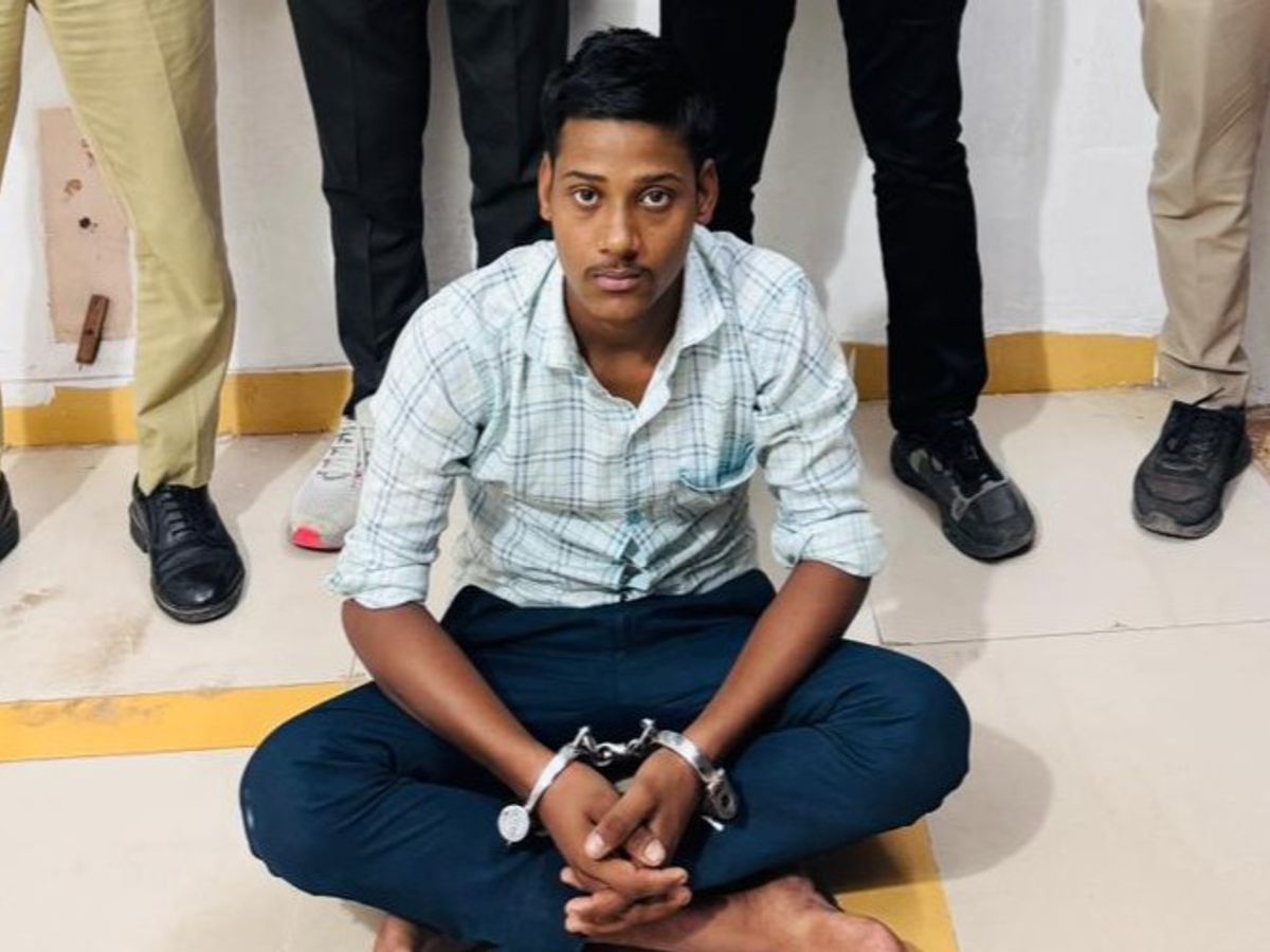 Police solved the theft within days | પોલીસે ગણતરીના દિવસોમાં ચોરીનો ભેદ  ઉકેલ્યો: બેચરાજીમાં ગંજ બજારમાં દુકાનમાં ચોરી કરનાર બિહારી યુવક ઝડપાયો,  આરોપી ...