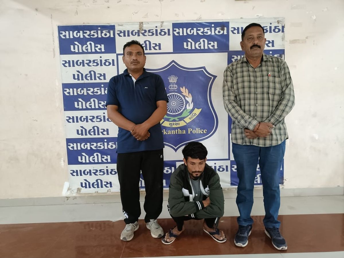 SOG nabs 8 absconding cattle theft accused | SOGએ 8 પશુ ચોરીના ફરાર આરોપીને  ઝડપ્યો: હિંમતનગરના ન્યાય મંદિર વિસ્તારમાંથી એક વર્ષથી નાસતો ફરતો આરોપી  પકડાયો ...