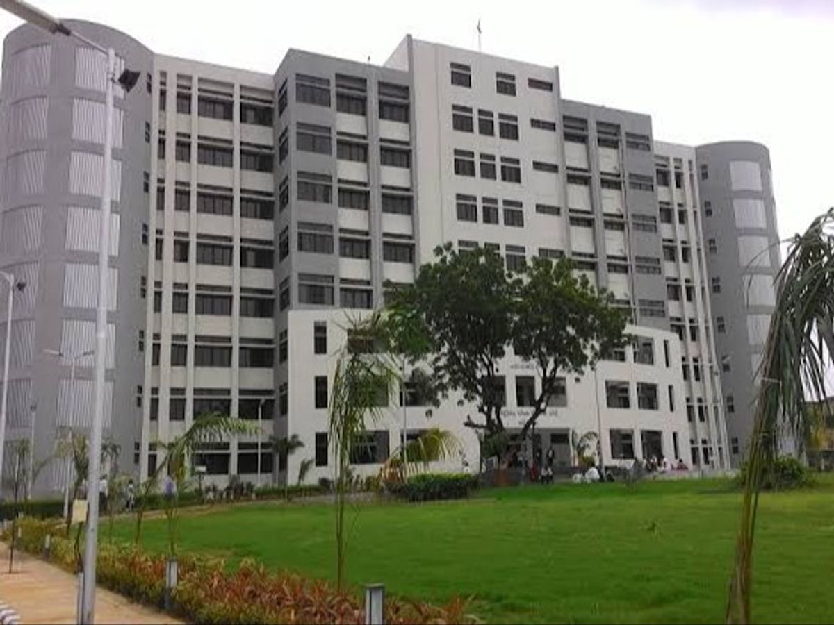 Caught with a quantity of mephedrone drugs near Shobhasan Bridge | મેફેડ્રોન  ડ્રગ્સના જથ્થા સાથે પકડાયેલા આરોપીની જામીન અરજી નામંજુર: પત્નીની ડિલિવરી  હોવાથી આરોપીએ 15 ...