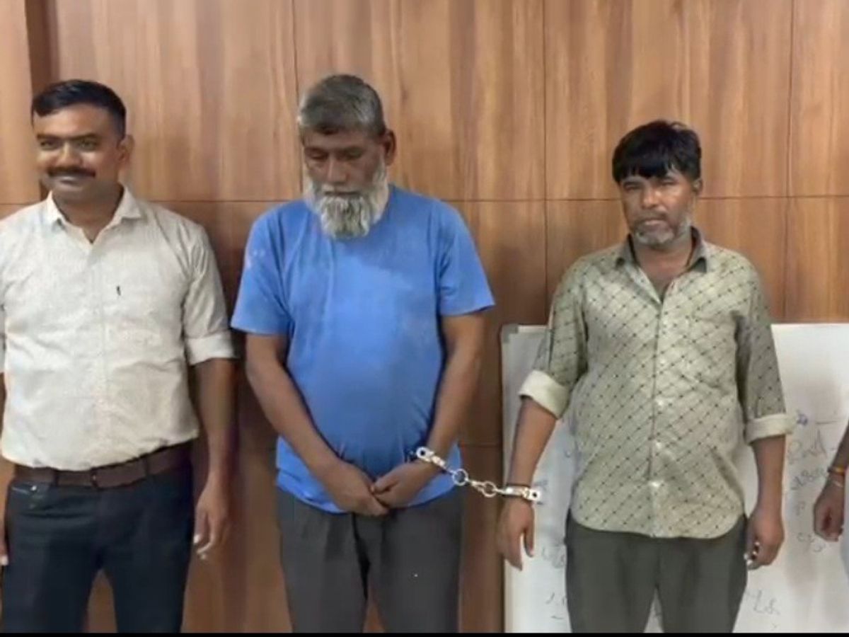 Aravalli SOG seizes marijuana worth Rs 4.90 lakh | અરવલ્લી SOGએ 4.90 લાખનો  ગાંજો ઝડપ્યો: રાજસ્થાનથી આવતી ટ્રકમાંથી 9.8 કિલો ગાંજા સાથે બે ઝડપાયા -  Aravalli (Modasa) News | Divya Bhaskar