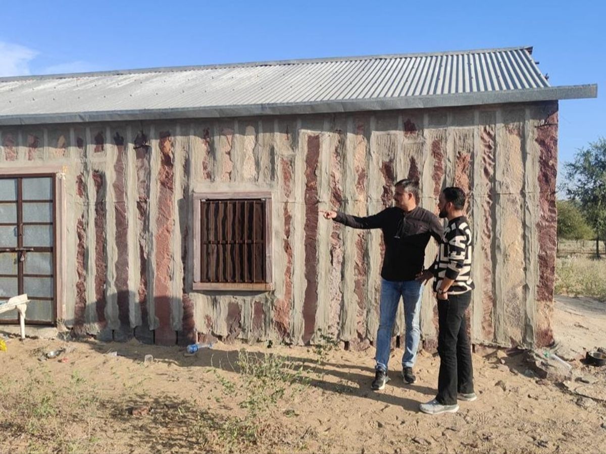 ATS raids MD drugs factory operating in the middle of a farm | ATSએ ખેતર  વચ્ચે ચાલતી MD ડ્રગ્સની ફેક્ટરી પર દરોડો પાડ્યો: 40 કિલો લિક્વિડ MD અને 6  આરોપી ઝડપાયા; આંતરરાષ્ટ્રીય