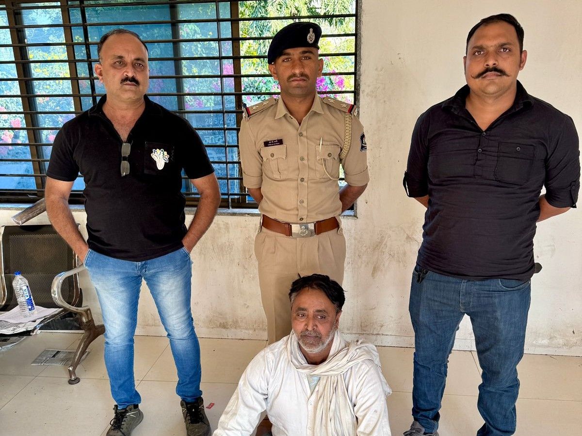 Absconding Cattle Thief Arrested 11 Years | પશુ ચોરીના કેસમાં ફરાર આરોપી 11  વર્ષે પકડાયો: પોલીસે પશુ ખરીદવાના બહાને બોલાવ્યો, મોતીપુરા બસ સ્ટેન્ડ  ખાતેથી ...