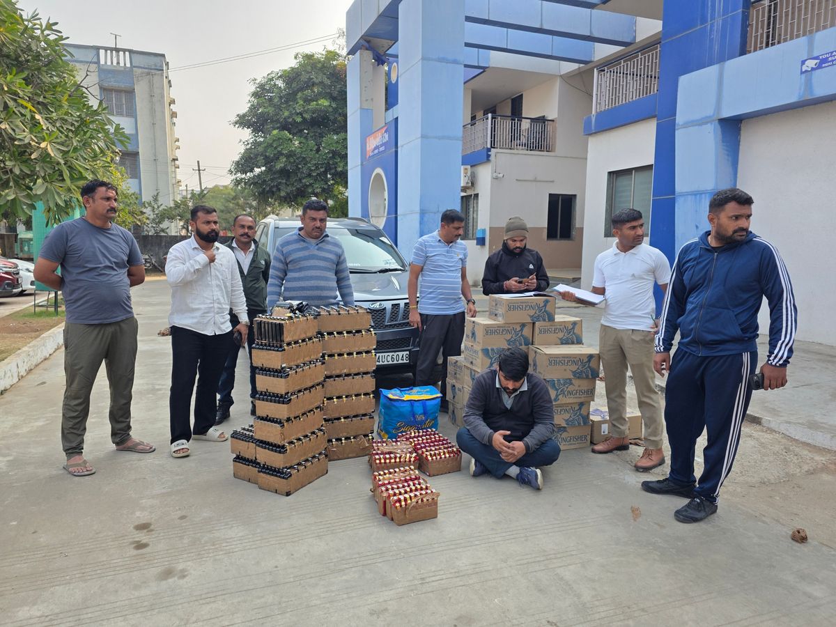 Himmatnagar Liquor Seized; 6 Booked for Prohibition Crime