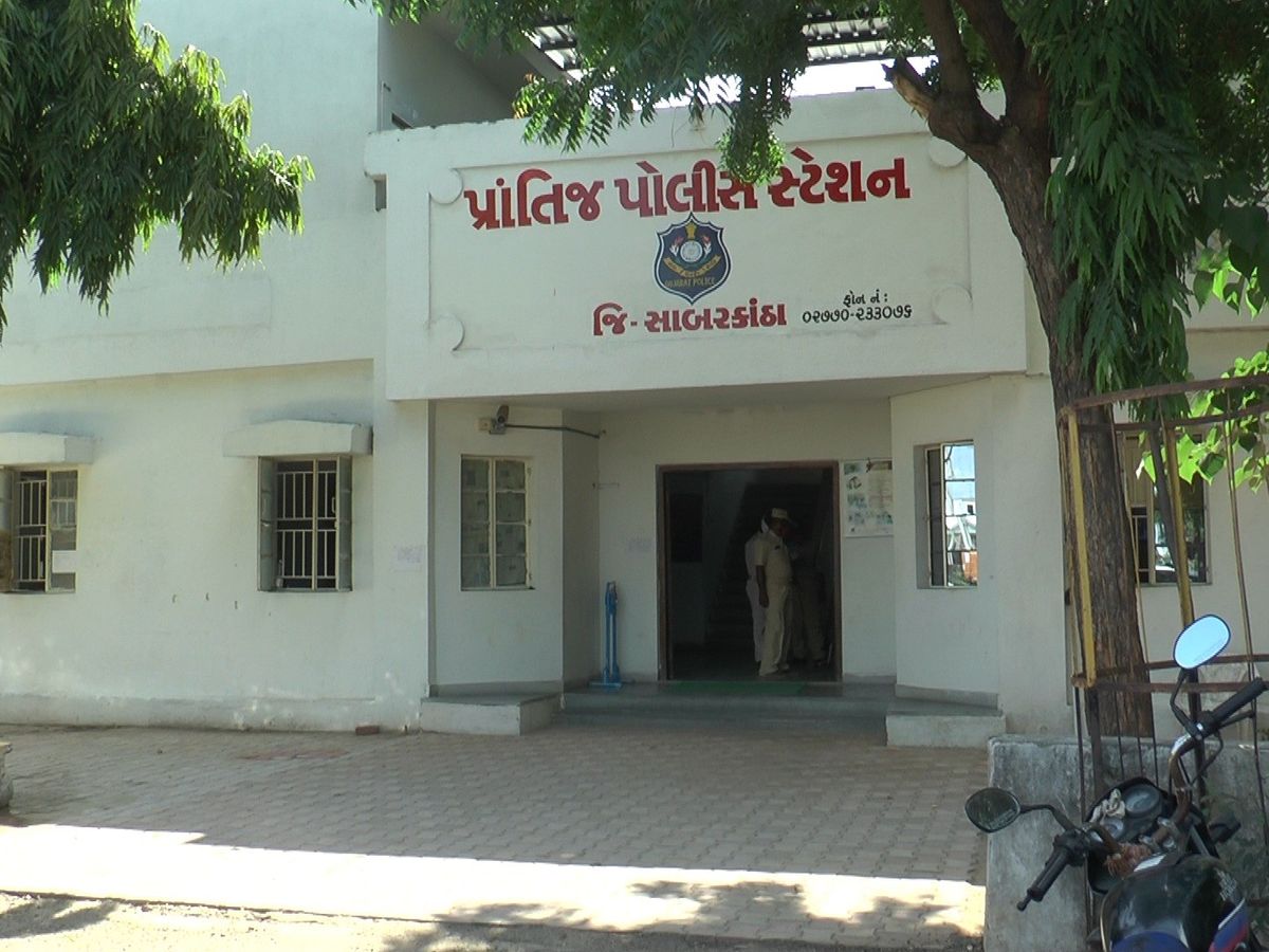 Prantij Police Seize Liquor; Rs 9.96 Lakh Goods Confiscated