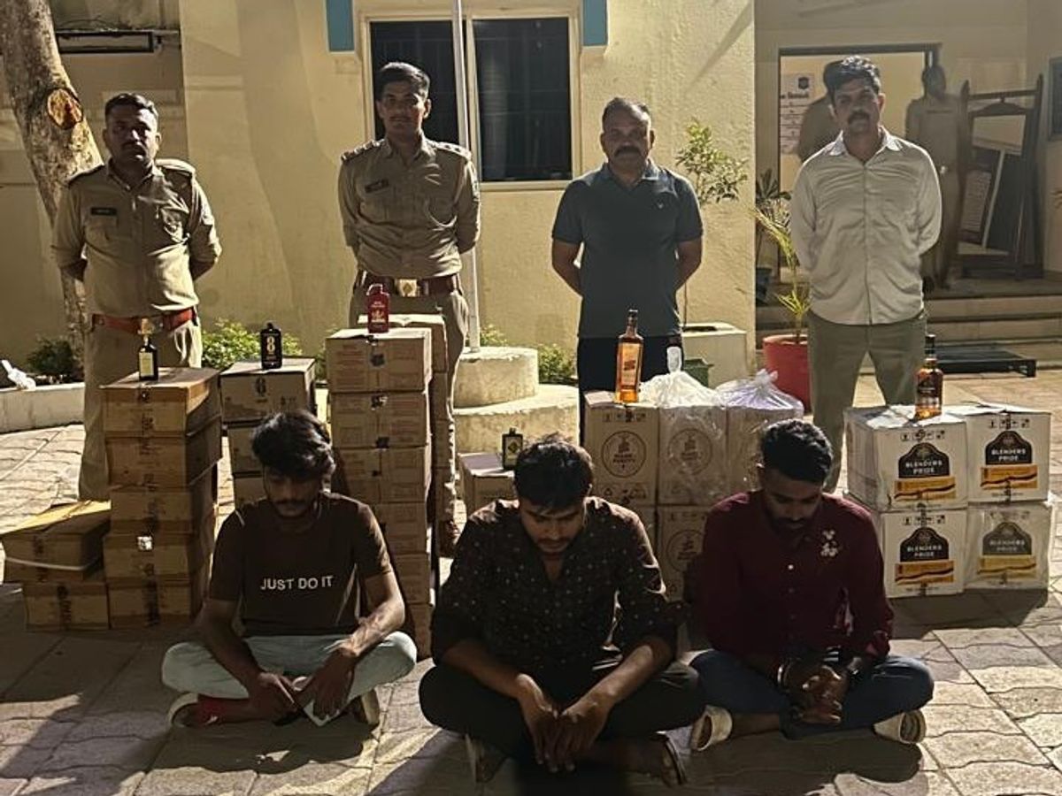 Himmatnagar Liquor Seized: Bolero Pickup Laden, 3 Arrested