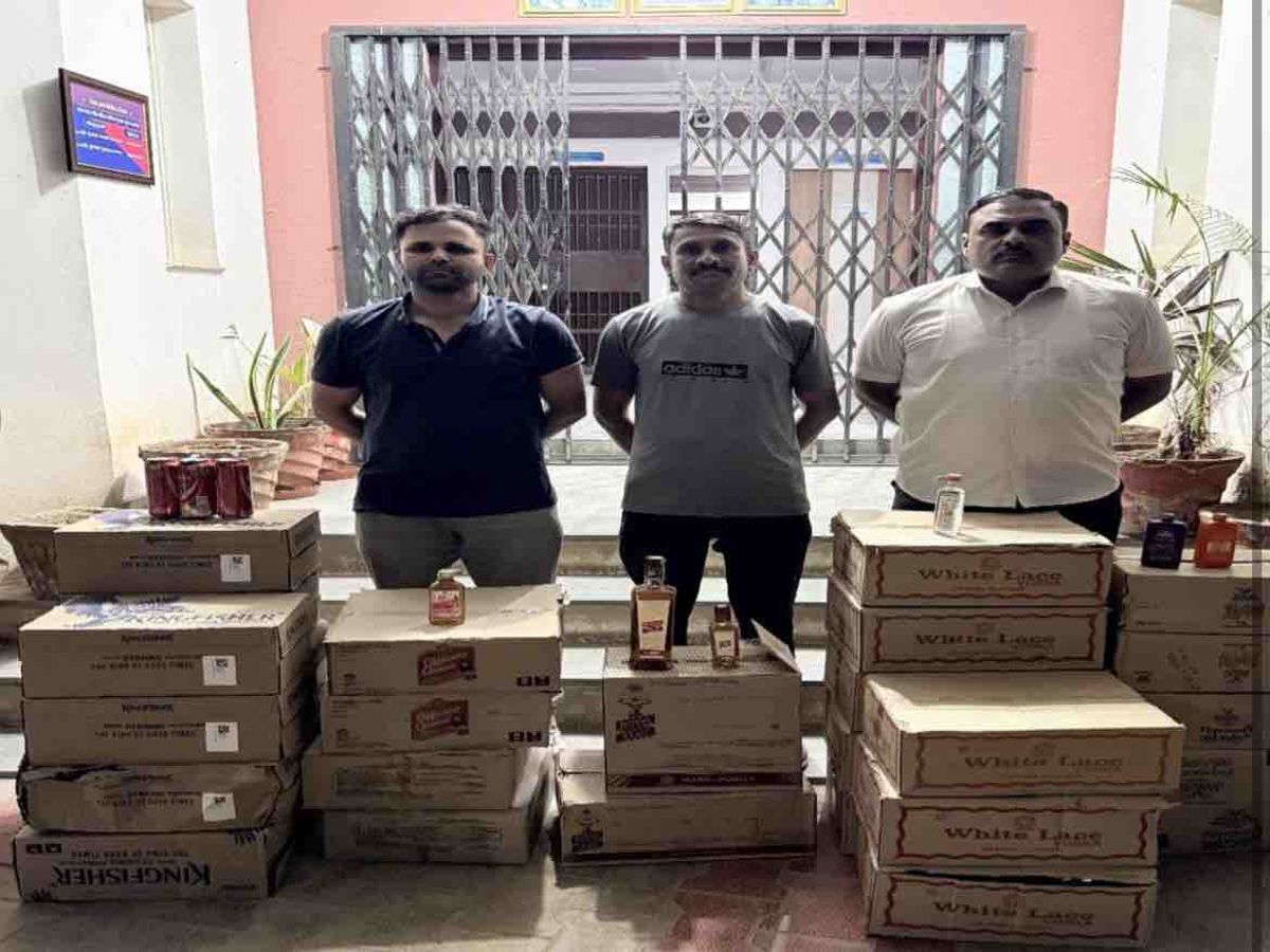 Banaskantha LCB Seizes 1092 Foreign Liquor Bottles Worth ₹5.95 Lakh