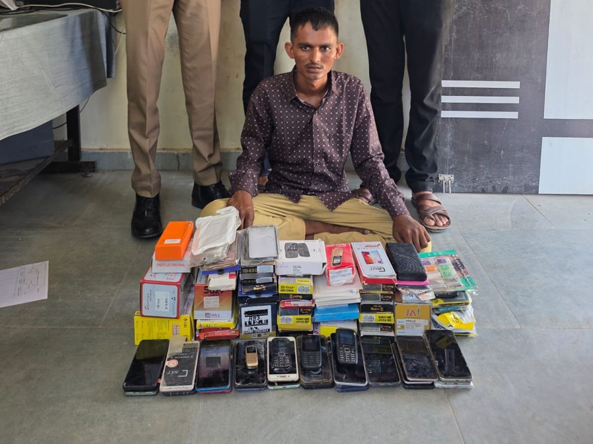 Vav Mobile Shop Theft Solved; Accused Arrested | Goods Seized