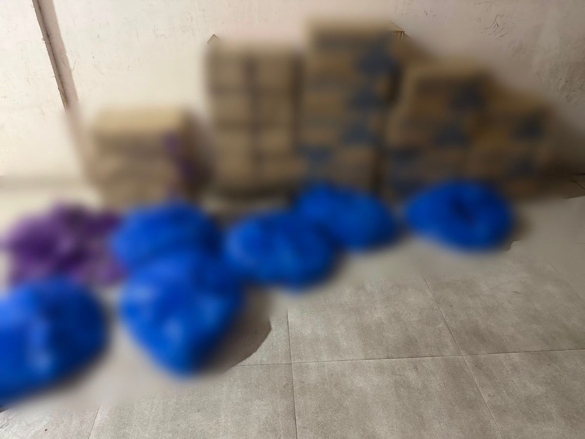 Shamalaji Liquor Seized; Car Driver Flees | Lakhs Worth Goods Recovered