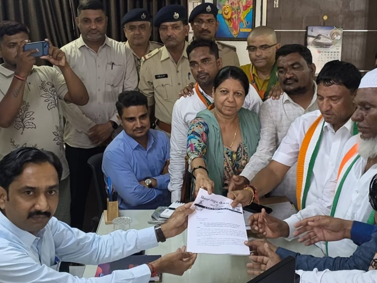 Sidhpur Congress Protests Inflation & NEET Leak; Chandanji Thakor Leads