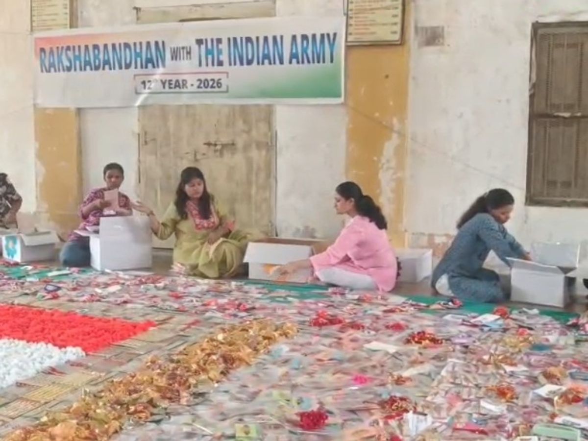 Vadodara Women Send 68000 Handmade Rakhis to Indian Soldiers at Border