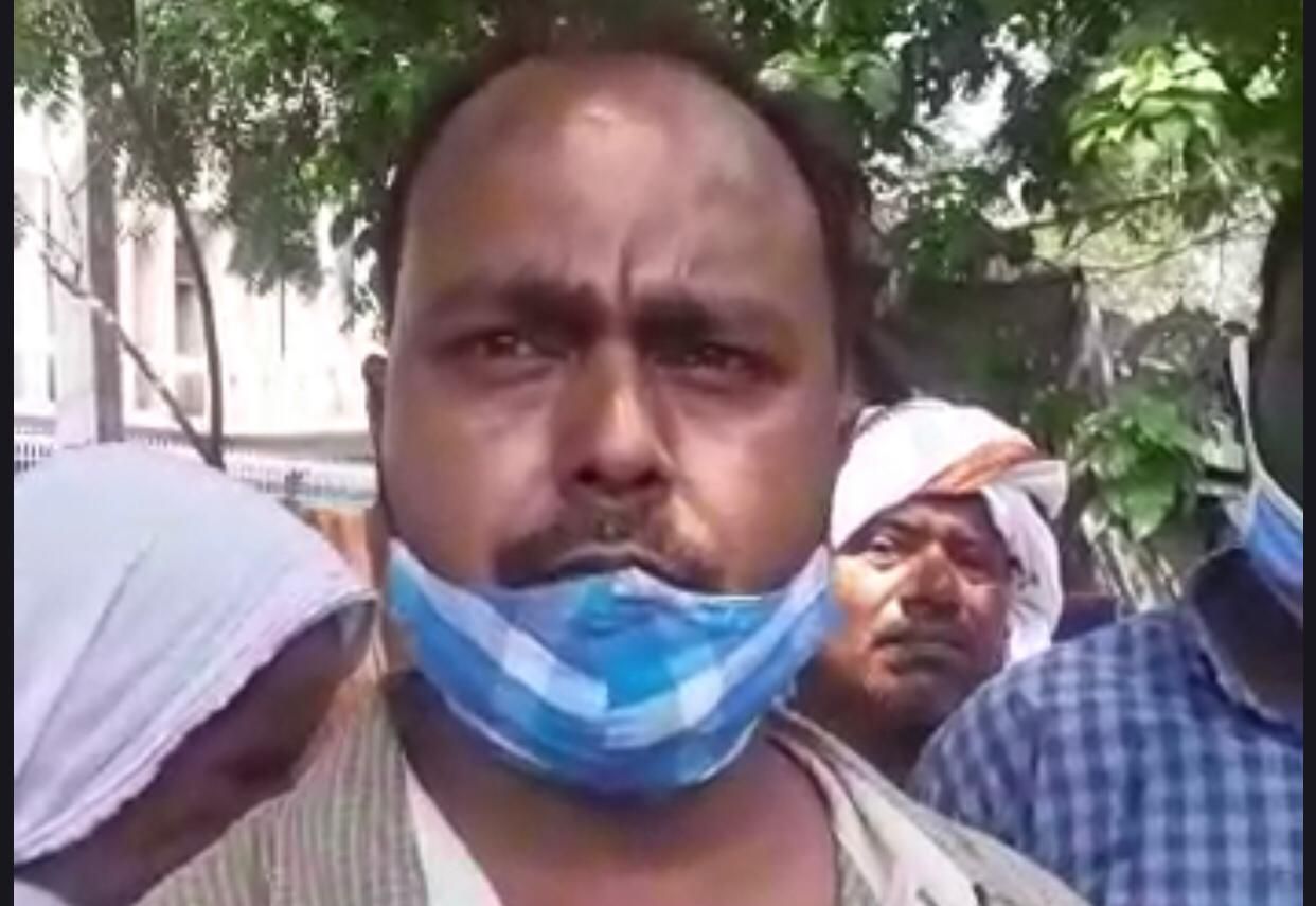 जानकारी देता चचेरा भाई