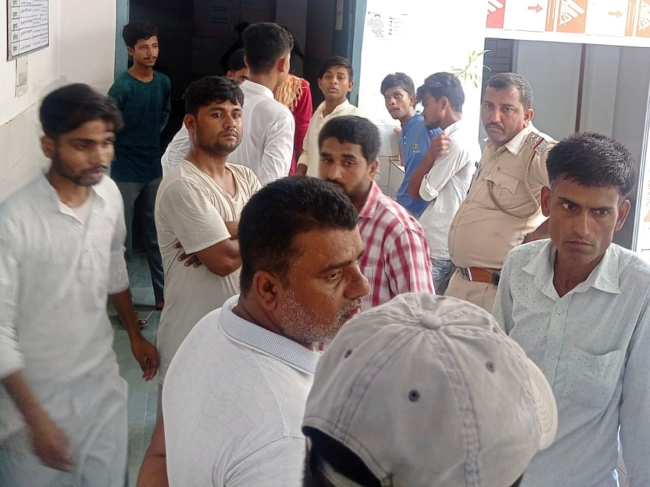 युवक ने अपने ही चचेरे भाई की पीट-पीटकर मौत के घाट उतारा, जांच में जुटी पुलिस | Young man thrashed his own cousin to death, police engaged in investigation - Dainik Bhaskar