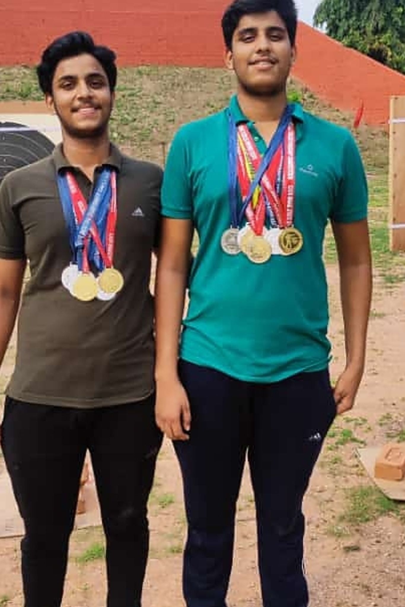 राजवीर-शिवांशु ने आधा दर्जन गोल्ड-सिल्वर मेडल अपने नाम किए, 24 जिलों के 750  शूटर हुए शामिल | Rajveer-Shivanshu won half a dozen gold-silver medals, 750  shooters from 24 districts ...
