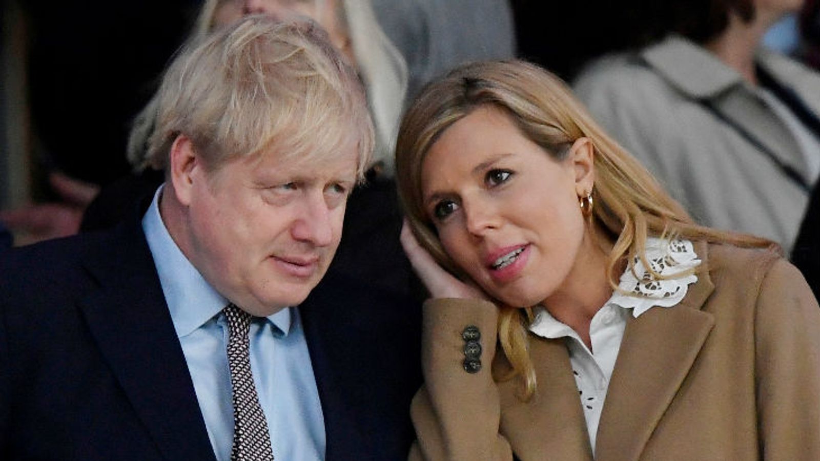 ‌Britain Latest News; Boris Johnson and Carrie Symonds announce birth of baby boy | बोरिस जॉनसन की गर्लफ्रेंड कैरी साइमंड्स ने बेटे को जन्म दिया, कार्यकाल के दौरान पिता बनने ...