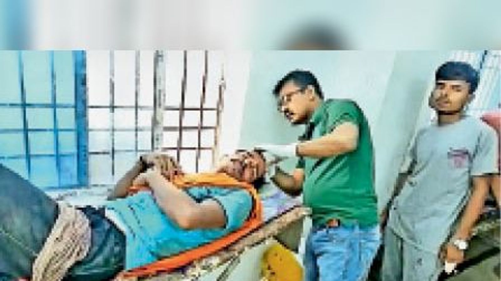 जमीन विवाद में चाचा-भतीजे के बीच हिंसक झड़प | Violent clash between uncle  and nephew in land dispute - Dainik Bhaskar