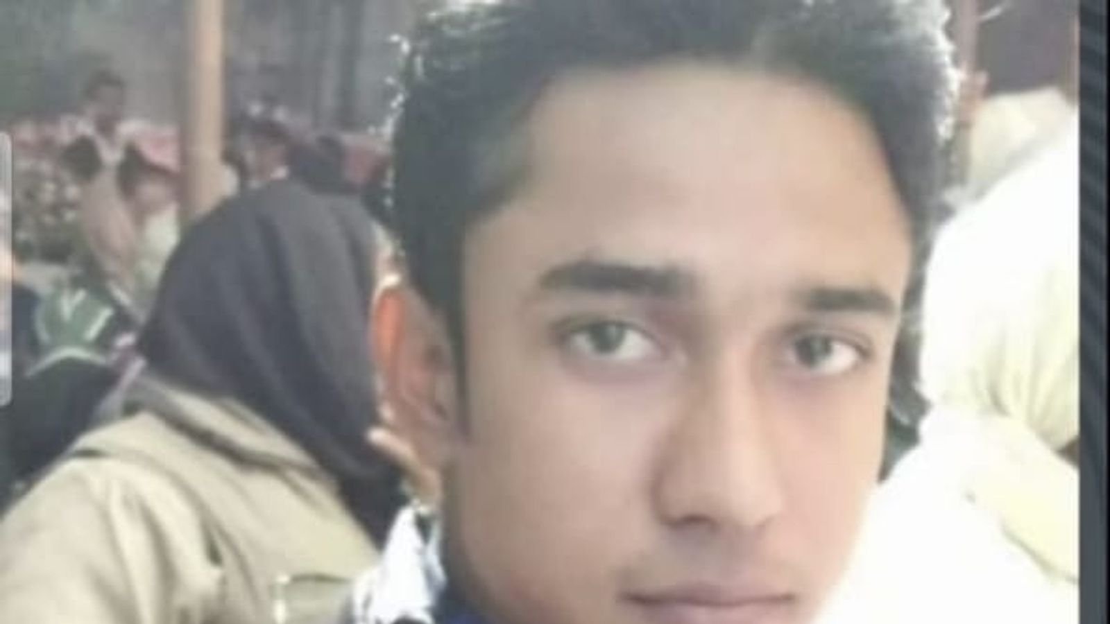 मोबाइल पर कर रहा था बात तभी गिरी बिजली, ठाकुरबाड़ी के पास हुआ हादसा |  Buxer: Was talking on mobile when electricity fell, accident happened near  Thakurbari - Dainik Bhaskar