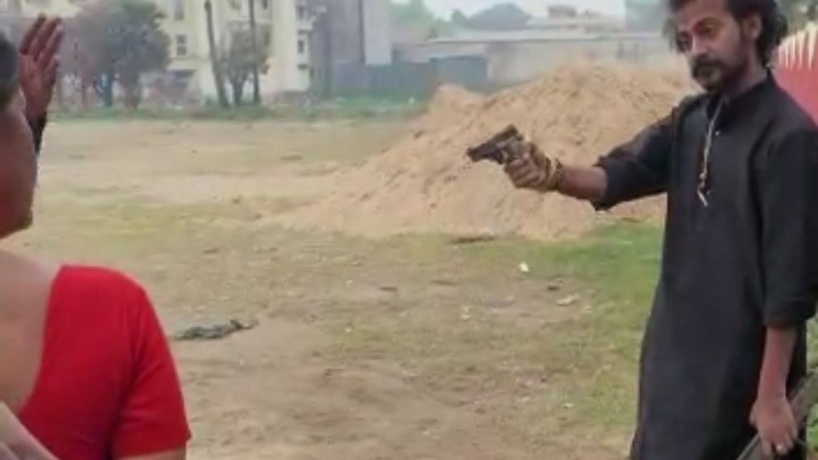 पटना के स्कूल का डायरेक्टर गिरफ्तार; बोला- मैं नहीं मारूंगा, तुम खुद मरोगे  | Police detained school director with weapon in patna; bihar bhaskar  latest news - Dainik Bhaskar