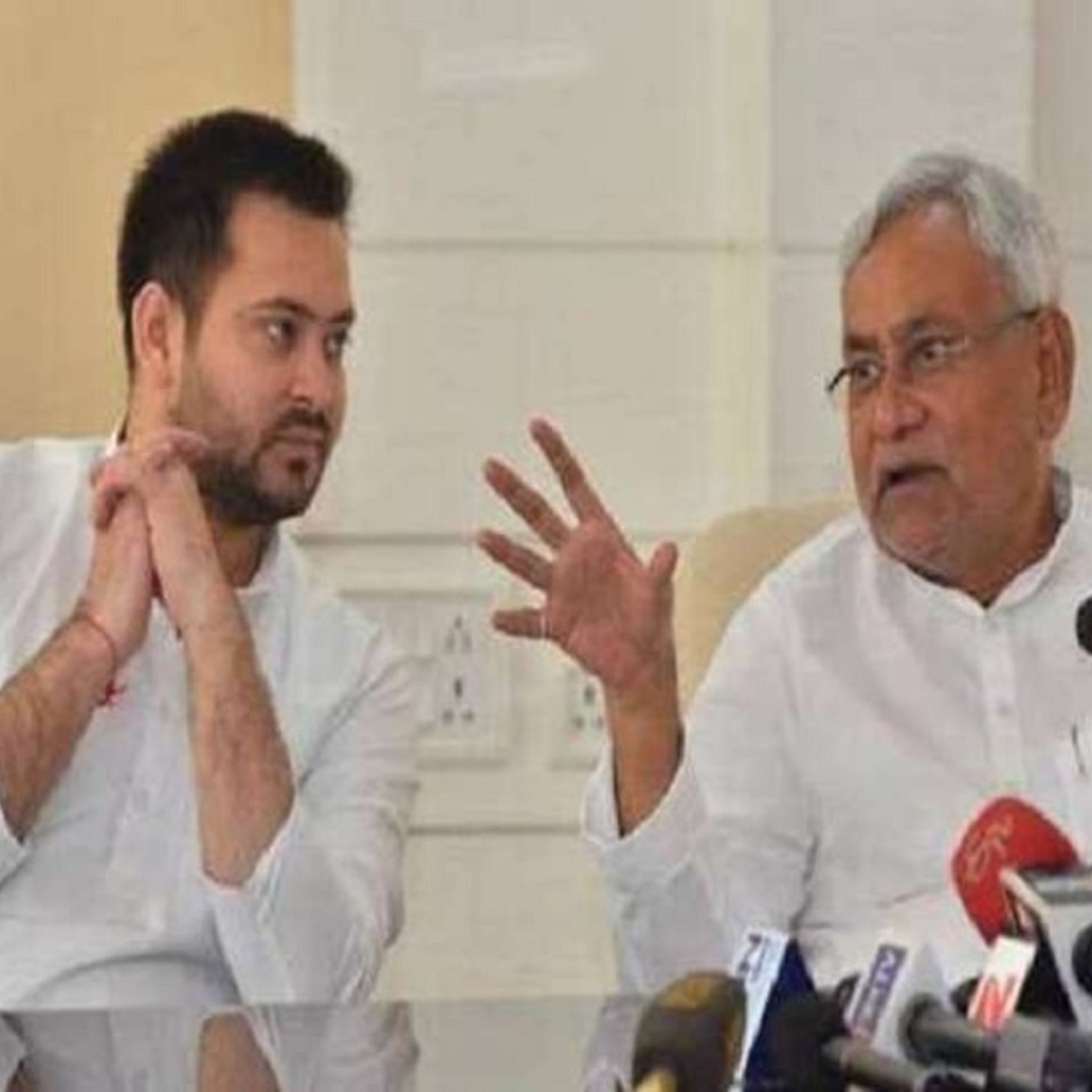 नीतीश सरकार के मंत्री ने तेजस्वी को भेजा कानूनी नोटिस, कहा-10 घंटे में माफी  मांगें नहीं तो करूंगा मुकदमा | Nitish Kumar Government Minister Sent Legal  Notice To RJD ...