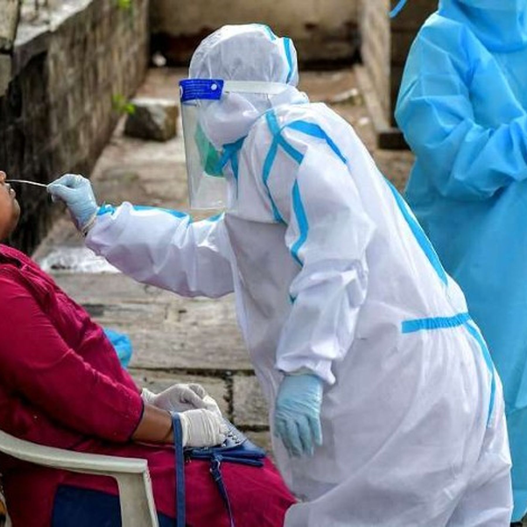 Then the number of corona patients started increasing, for the second  consecutive day the number of patients crossed one thousand | फिर बढ़ने लगी कोरोना  संक्रमितों के केस, लगातार दूसरे दिन मरीजों