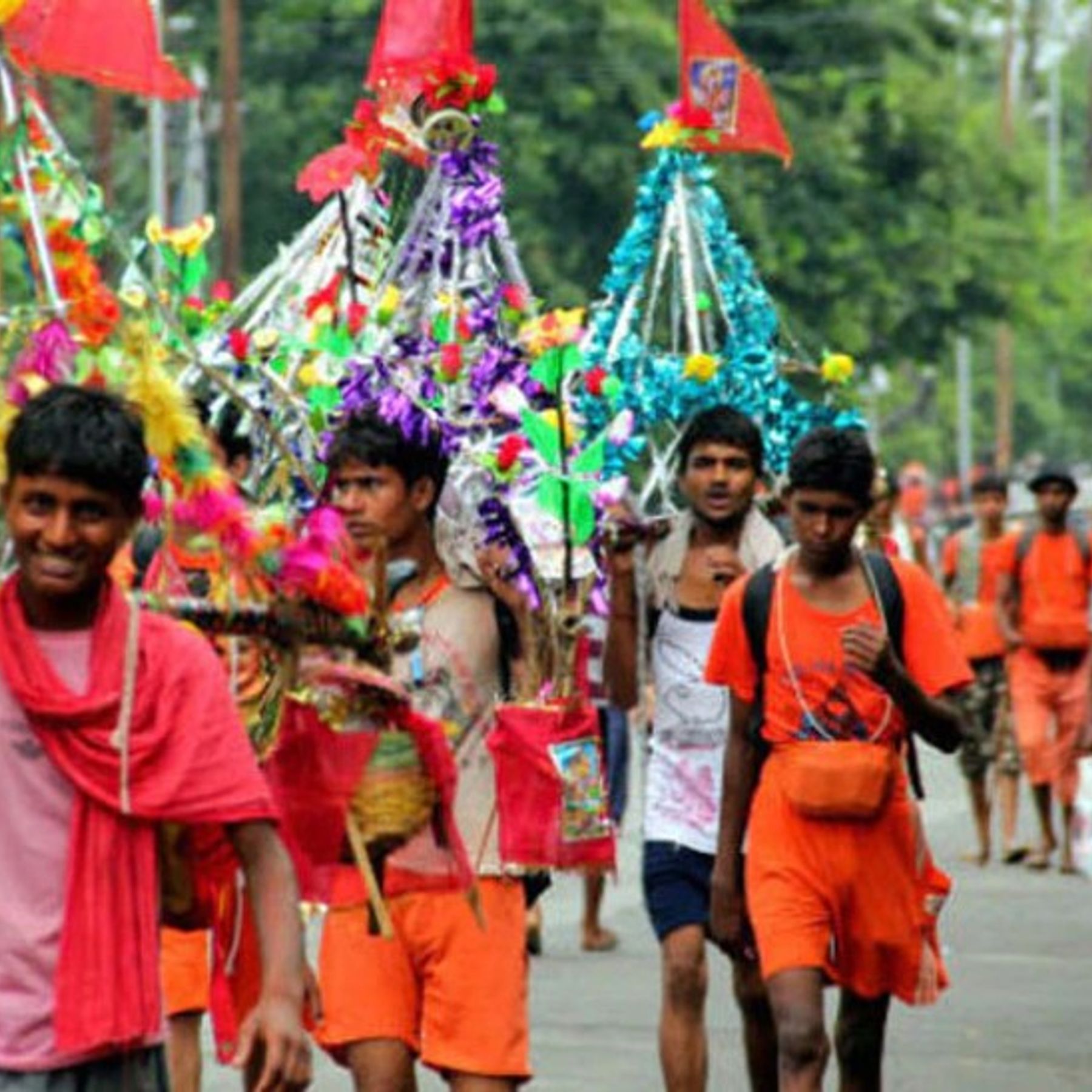 CM Yogi permitted to take out Kanwar Yatra in UP from July 25; asked  officers to make guidelines; Uttarakhand government has imposed a ban | CM  योगी ने किया ऐलान, पड़ोसी राज्यों