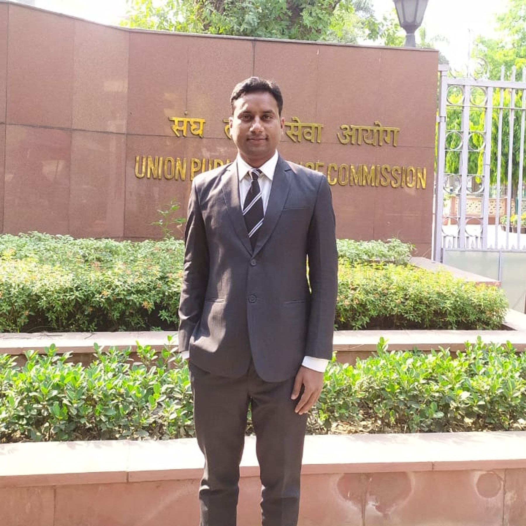 Aggregate more than 82 upsc dress code super hot highschoolcanada.edu.vn