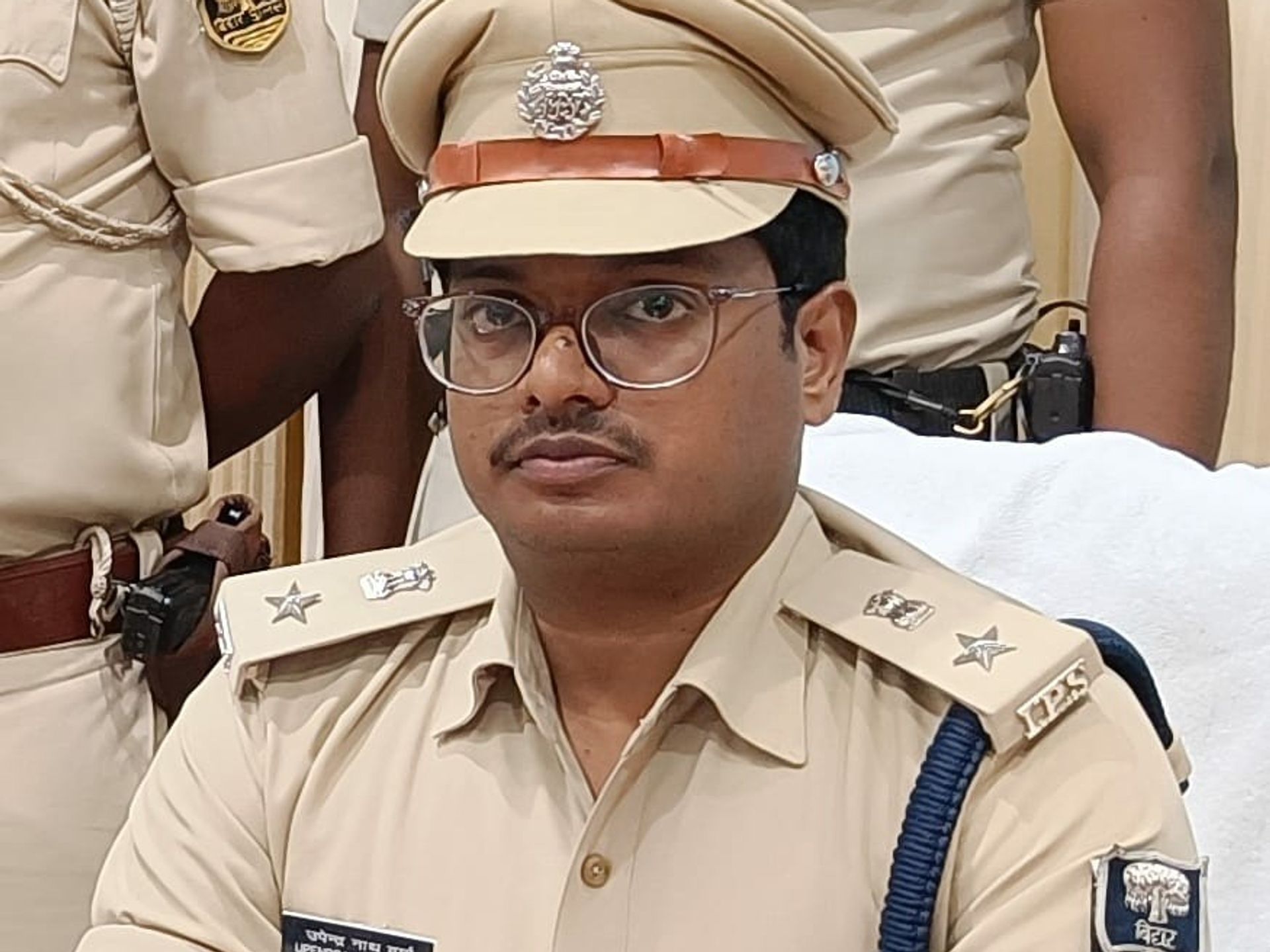 फरार चल रहे 41 अभियुक्त गिरफ्तार, मौके से राईफल कारतूस सहित शराब जब्त | 41  absconding accused arrested, liquor including rifle cartridges seized from  the spot - Dainik Bhaskar