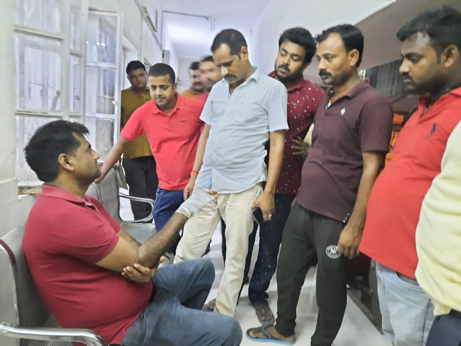 स्कूटी से घर लौट रहा था युवक, 3 बाइक सवार अपराधियों ने मारी गोली | Youth  was returning home from Scooty, 3 bike riders shot dead - Dainik Bhaskar