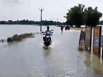 Bihar Monsoon Rainfall Update; Purnia Katihar Flood Situation | Patna  Sitamarhi | कटिहार के कई गांवों में घुसा बाढ़ का पानी; भागलपुर में उफान पर  गंगा - Dainik Bhaskar