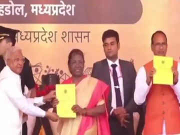 Adivasi Rights; Madhya Pradesh PESA Act Rules Status And Reality |  आदिवासियों को अधिकार देने वाले कानून की हकीकत: 20 जिलों में 5 हजार बैठकें,  फिर भी लोगों को 'पेसा' का पता