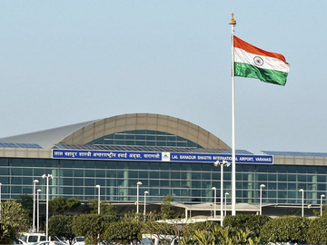 वाराणसी एयरपोर्ट पर दृश्यता 50 मीटर, नहीं आए विमान