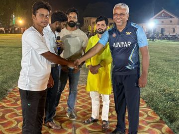 बांसडीह में लीजेंड क्रिकेट प्रतियोगिता का उद्घाटन