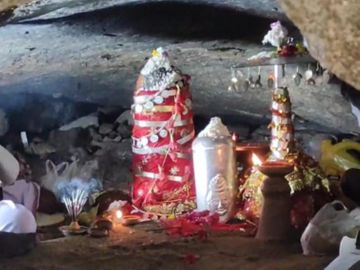  Narayanpur Lingeshwari Mata Cave : 45 साल बाद खुला लिंगेश्वरी माता की गुफा का पावन द्वार, हजारों श्रद्धालुओं की उमड़ी भीड़, क्षेत्र में भक्ति और पर्यटन का संचार