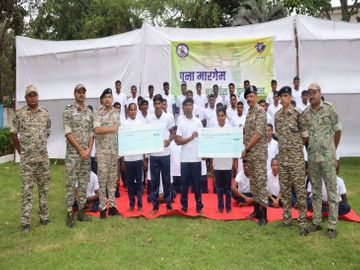 51 Naxalites surrender in Bijapur