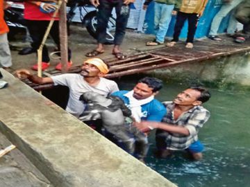 Accident while playing after rain in Amlidih