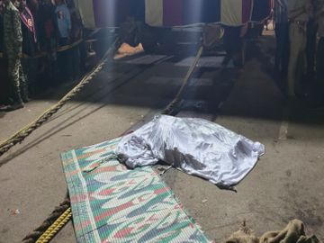 विजय रथ की चपेट में आने से ग्रामीण की मौत हो गई। - Dainik Bhaskar