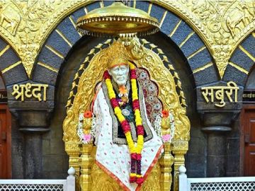 साईचरणी तीन दिवसांत ७.८१ कोटींचं दान; शिर्डीमध्ये गुरूपौर्णिमा उत्सवात कोट्यवधींची गुरूदक्षिणा!