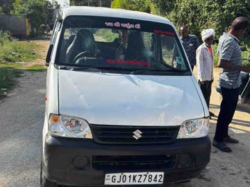 Eco car hits 4 women in Patan's Balisana, one dies | પાટણના બાલીસણામાં ઈકો  કારે 4 મહિલાઓને અડફેટે લીધી, એકનું મોત: ત્રણ મહિલાઓને ઈજા, અકસ્માત બાદ ઈકો  દિવાલ સાથે ...