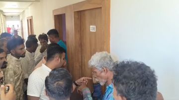 Kheralu Youth Suicide at Iskcon Guest House; Chader Used for Fashi | Reason  Unknown
