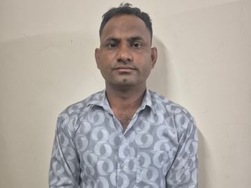 Langhanaj Police Bribe Demand; Kadi Cop Caught | Gandhinagar ACB Trap