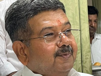 कांग्रेस के पूर्व मंत्री का दावा; बोले- राजस्थान के किसानों को पानी नहीं मिल रहा - दैनिक भास्कर | Dainik Bhaskar