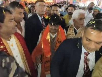 हिंदू सम्मेलनों में नाचते-गाते, झूमते-थिरकते दिखे लोग; मंत्री विजयवर्गीय भी  हुए शामिल - दैनिक भास्कर | Dainik Bhaskar