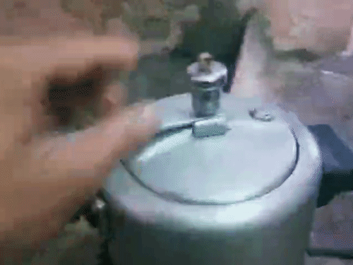 युवकों का दावा है की उन्होंने इसका इस्तेमाल घर पर खाना बनाने के लिए भी किया है।