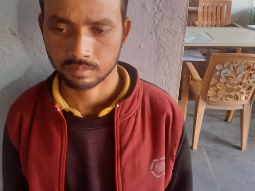 4 चोर गिरफ्तार, पुलिस ने 44 बंडल कपड़ा किया बरामद | 4 thieves arrested,  police recovered 44 bundles of cloth - Dainik Bhaskar