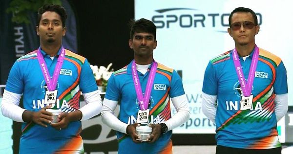 2019 वर्ल्ड चैम्पियनशिप में सिल्वर मेडल जीतने के बाद भारतीय आर्चरी टीम के अतनुदास, प्रवीण और तरुणदीप।